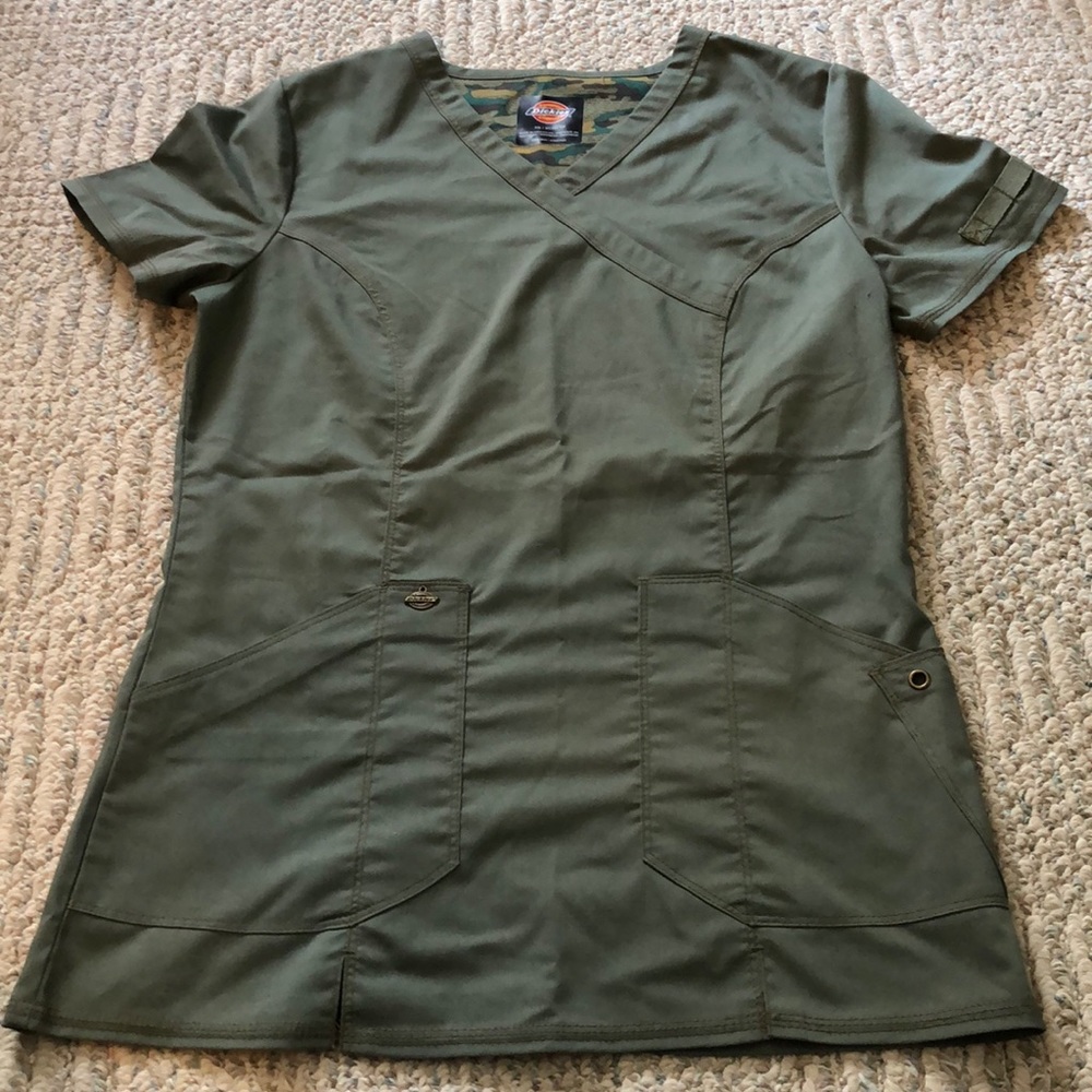 Dickies scrub top